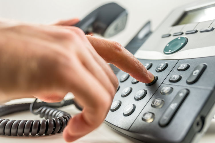 The strategies of local caller ID vs toll-free